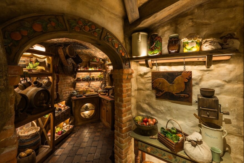 Venturing Into Hobbiton’s First Ever Hobbit Hole: 12 Photos That I Took In There