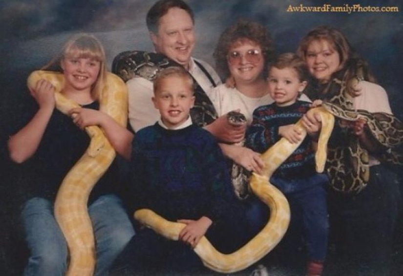 Very strange family photos with pets