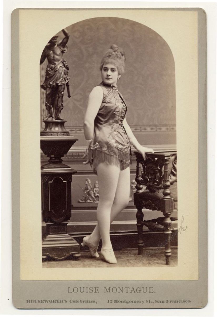 Victorian burlesque dancers