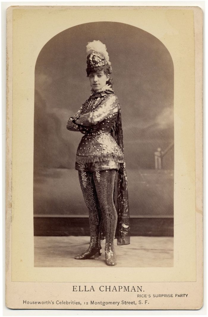 Victorian burlesque dancers