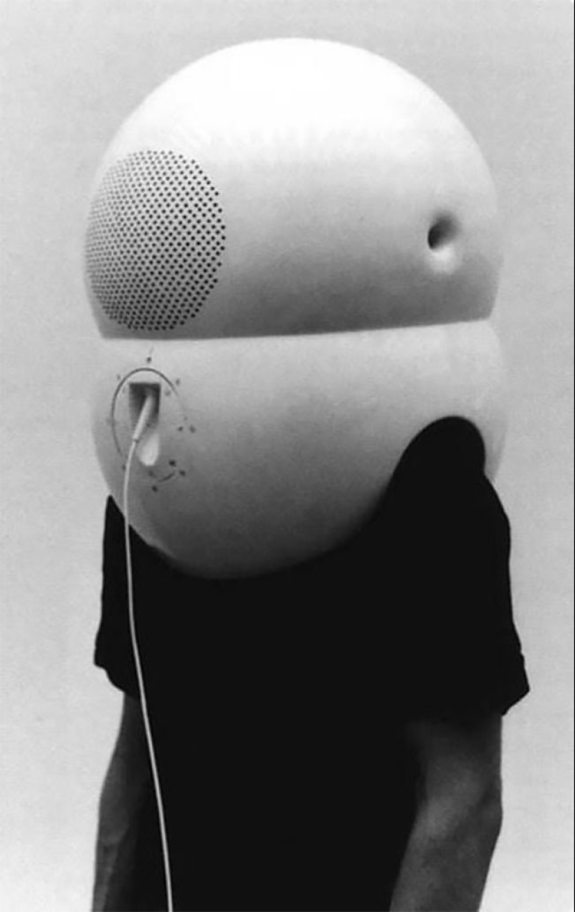 VR helmet from the 60s: Walter Pichler's futuristic concepts