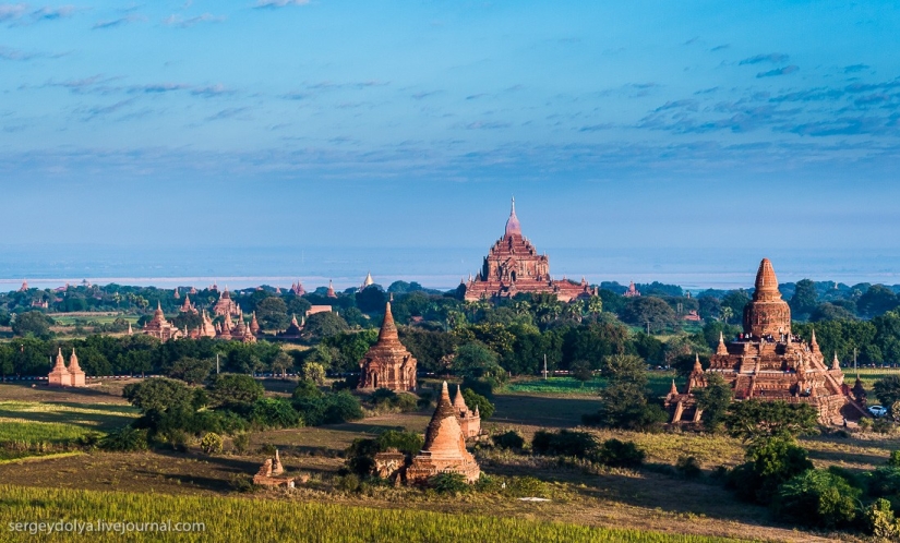 Vuelo en globo aerostático sobre Bagan