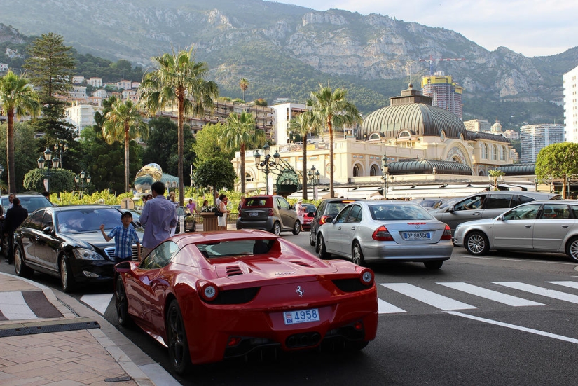 Walking around Monte Carlo