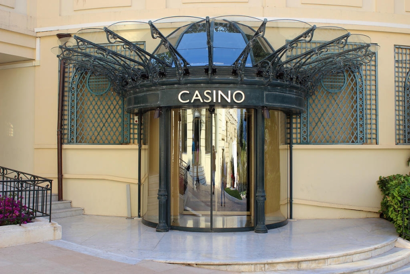 Walking around Monte Carlo