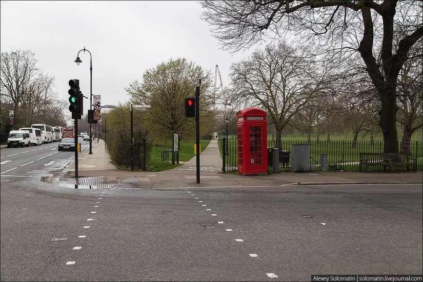 Walking in London in spring