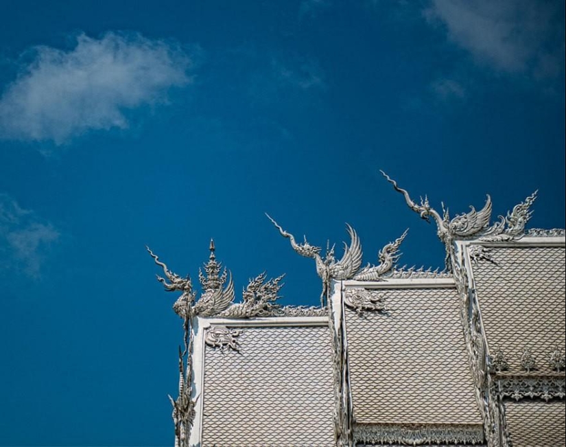 Wat Rong Khun – The White Temple of Thailand