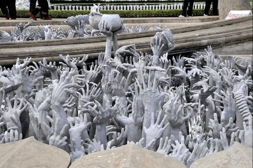 Wat Rong Khun – The White Temple of Thailand