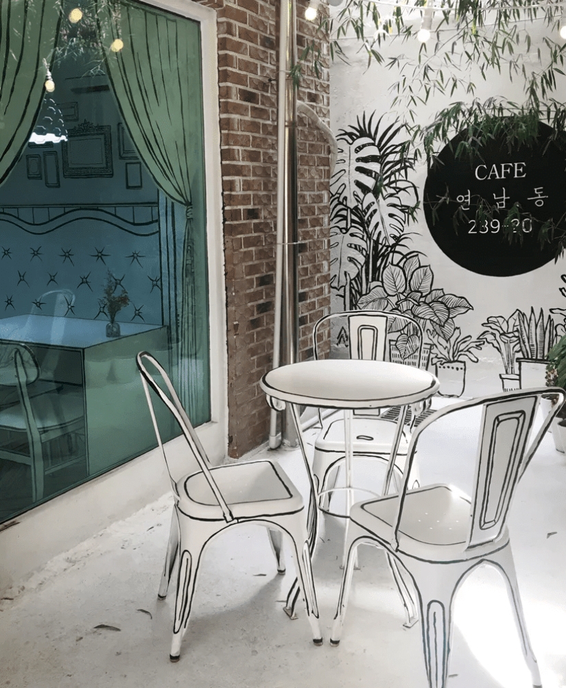 What a two-dimensional comic cafe looks like in Seoul