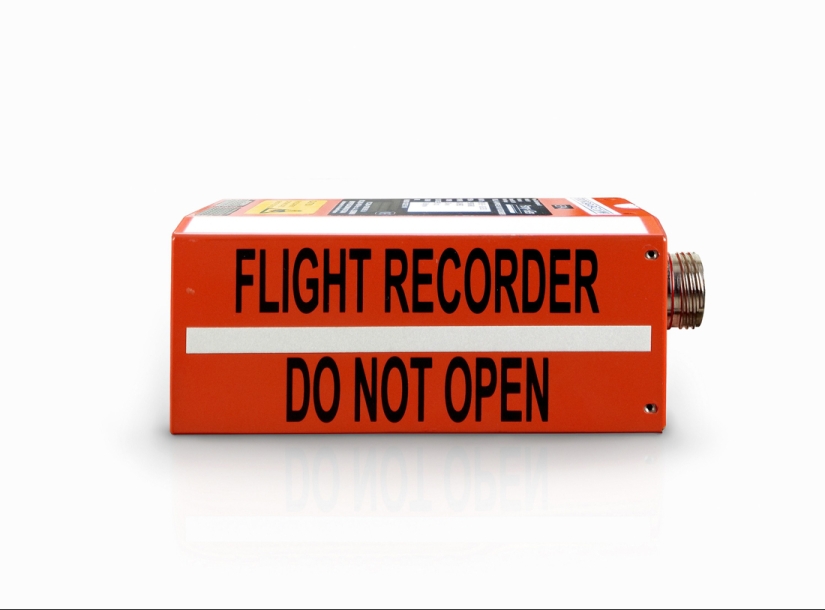 What do black boxes look like? Pictolic