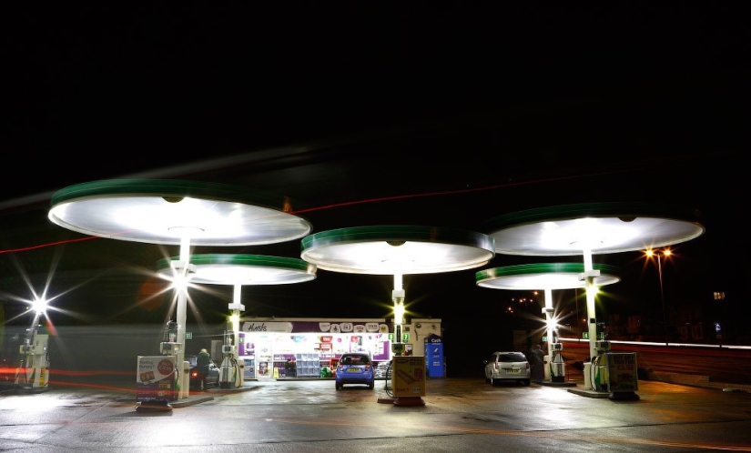 What do gas stations look like in different countries of the world