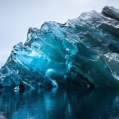 What do the world's oldest icebergs look like