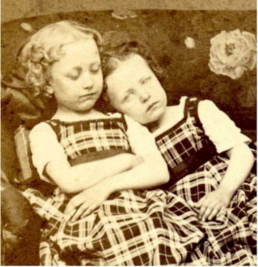 What is the secret of Victorian photographs?