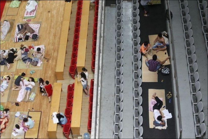 What saves Chinese students from the heat?