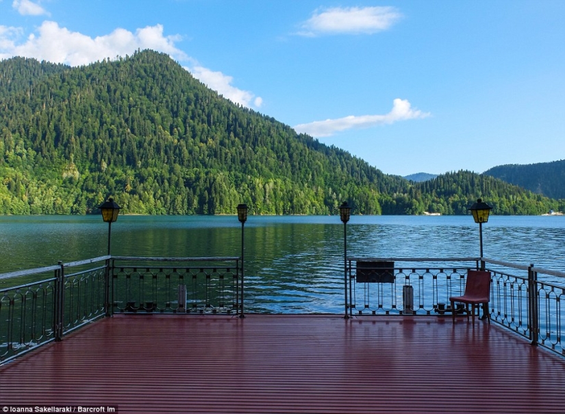 What Stalin's dacha looks like on Lake Ritsa in Abkhazia
