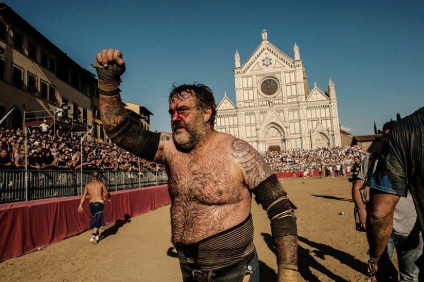What the most bloodthirsty kind of football looks like - Calcio Florentino