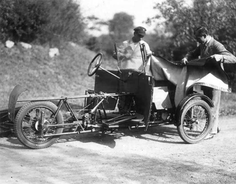 What the Zaschka Three Wheeler, the world's first folding car, looked like