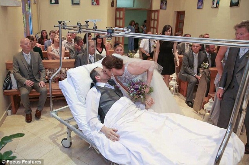 When the groom broke his leg, the newlyweds canceled the $50,000 ceremony and got married in the hospital