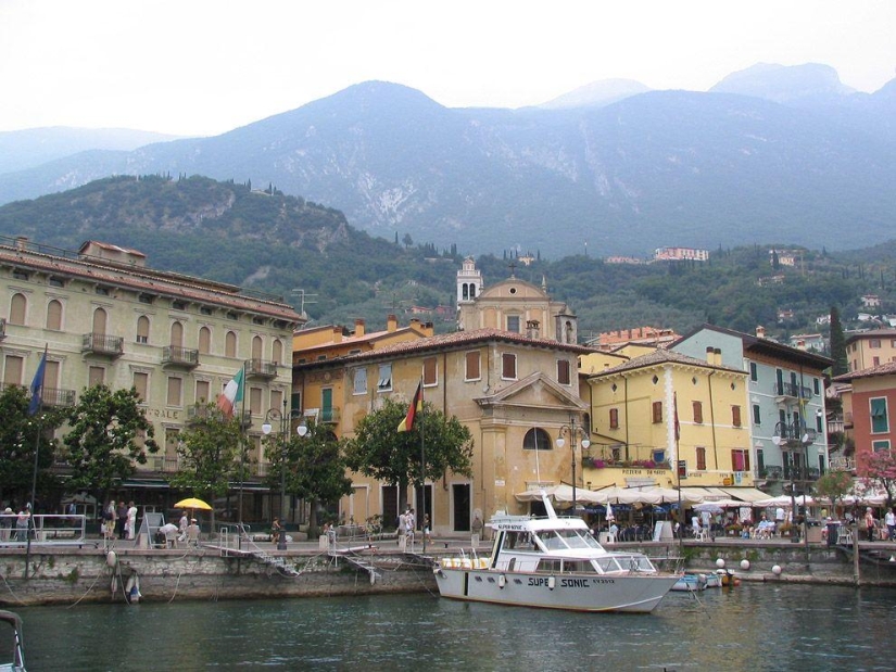 Where the Fairy tale lives: charming little towns in Italy