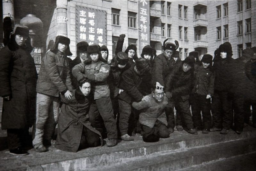 Who were the Red Guards of the Cultural Revolution Pictolic