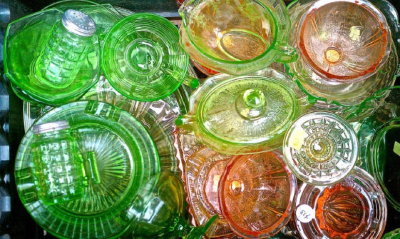 Why did they stop producing uranium glass