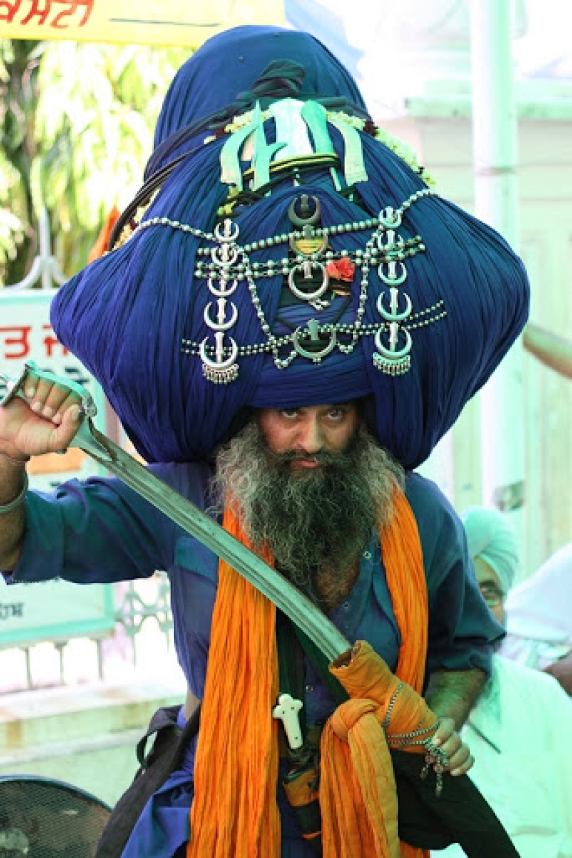 Why do the people of India wear a turban? We reveal the secret of a spectacular headdress