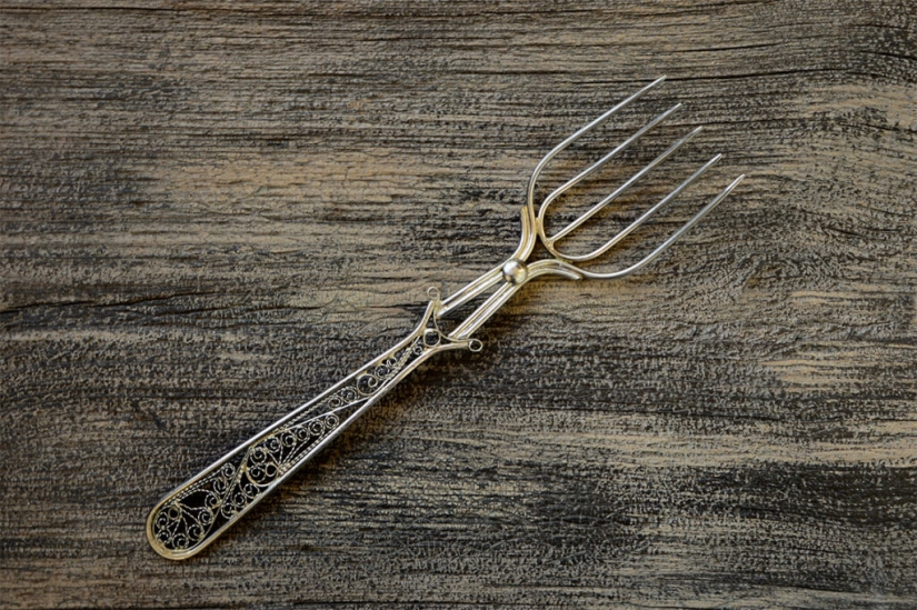 Why in the Middle Ages the church called the fork a "diabolical invention"
