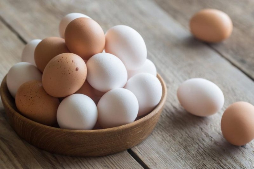 Why is it better to buy white and not brown eggs