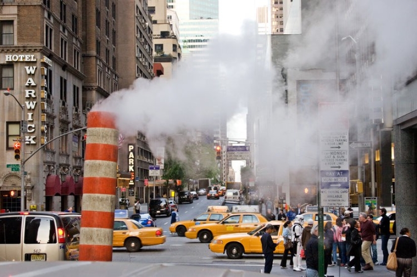Why is steam always visible in the alleys in New York movies