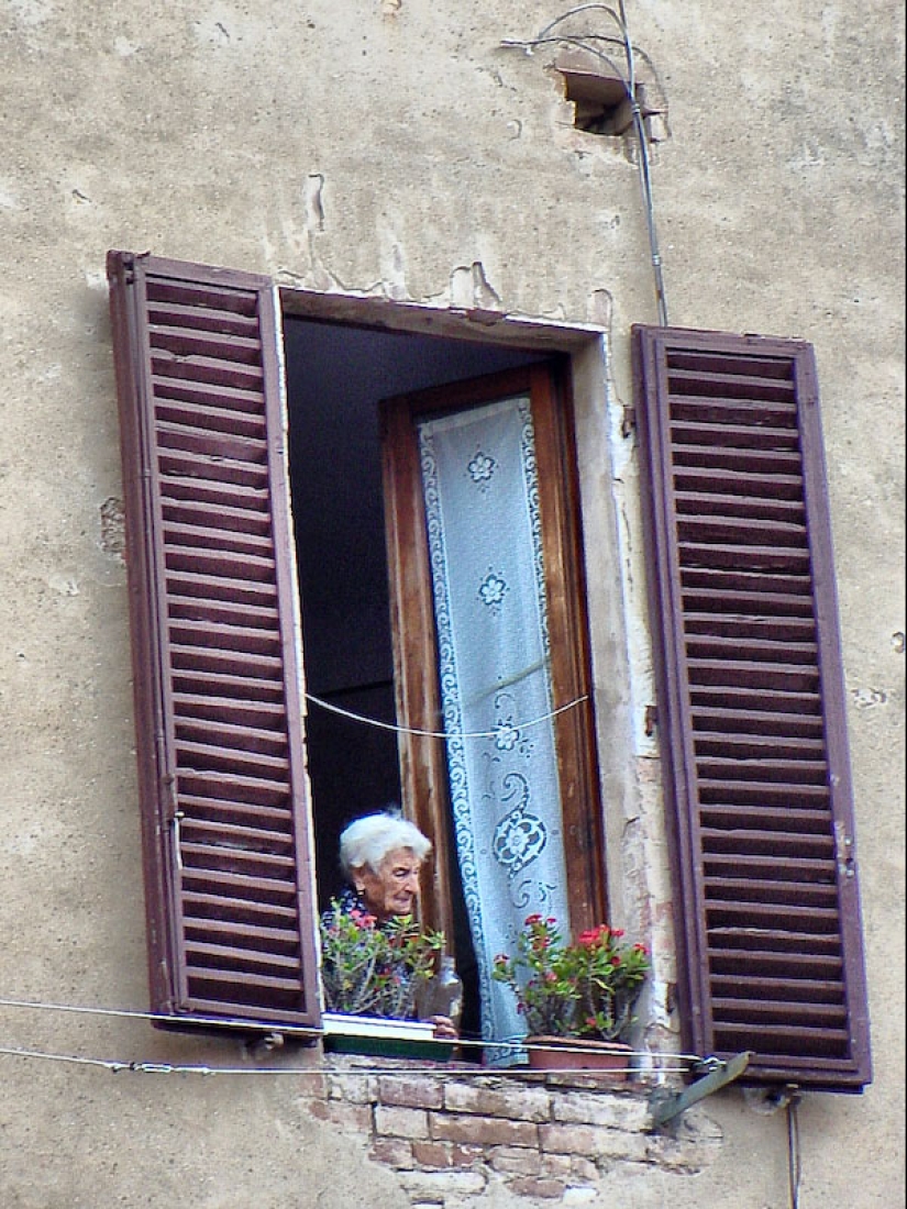 Windows of Italy
