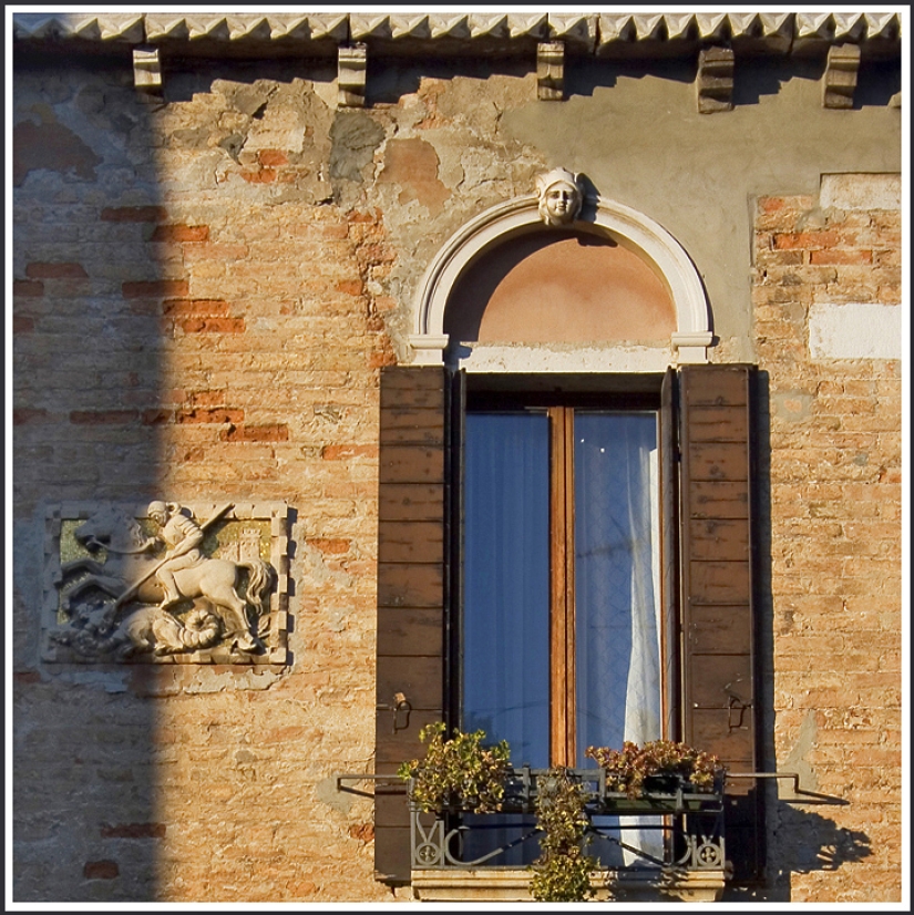 Windows of Italy