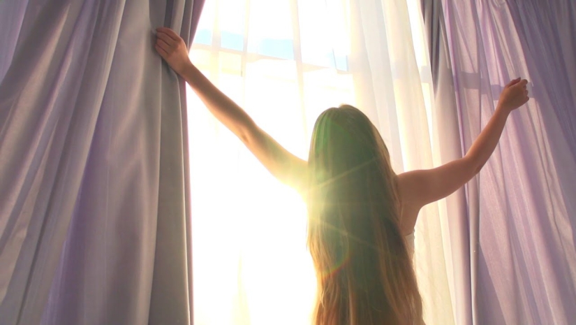 Without nerves and an alarm clock: 10 ways to wake up easier in the morning
