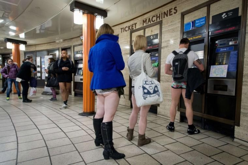 Without pants and shame: the brightest flash mob of this winter