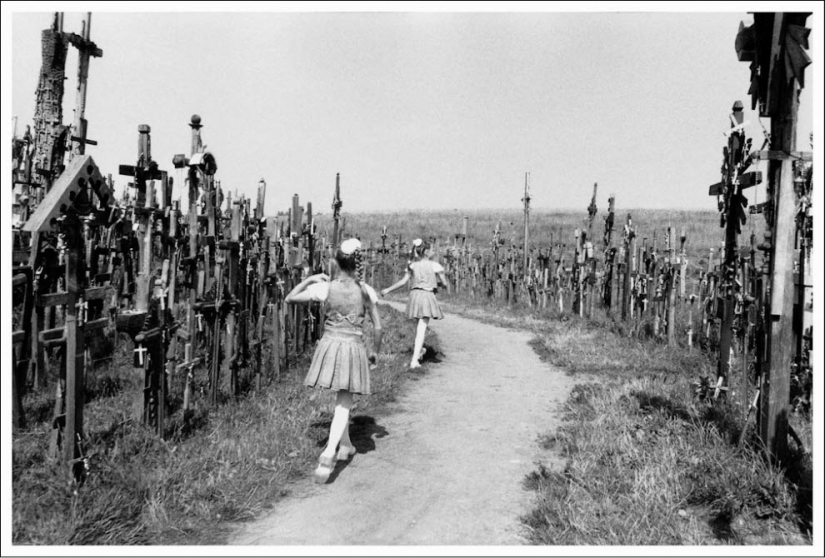 Wonderland: A Fairy Tale about the Soviet Monolith