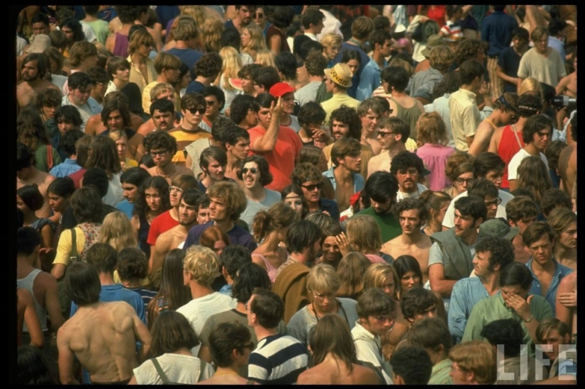 "Woodstock" in 1969 in pictures of LIFE magazine
