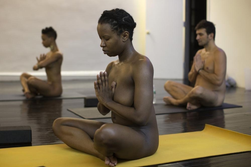 Yoga nudista en Nueva York