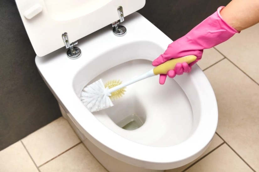 You did it wrong! The expert told about 7 mistakes in cleaning that we make most often