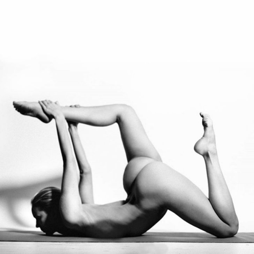 You have not seen such a sexy yoga yet