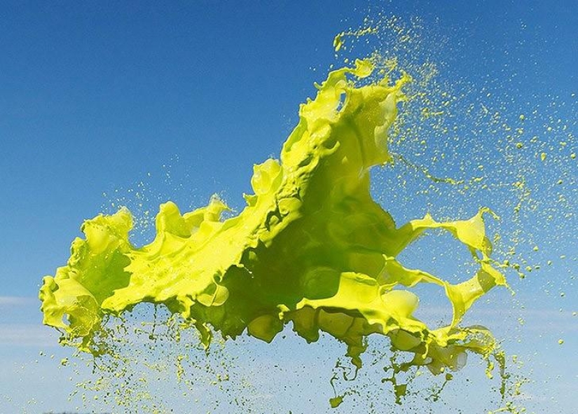 You&#39;ll Never See It Live: Flying Paint Sculptures
