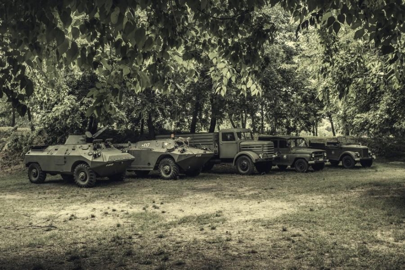 Young Hungarian patriots in a military camp