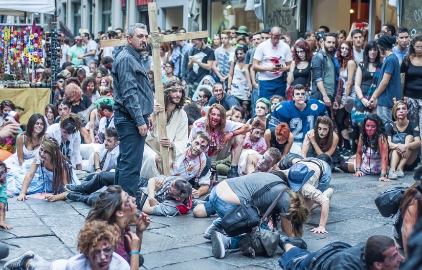 Zombie mob 2014 in Turin