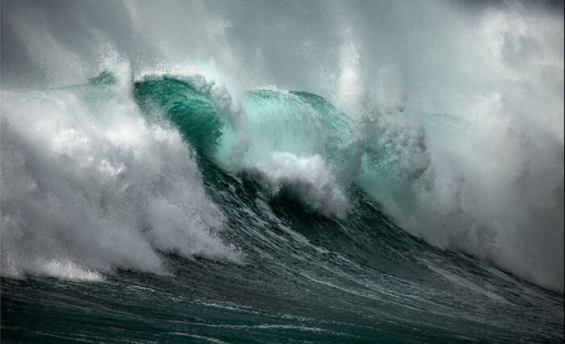 10 Awe-Inspiring Photos That Showcase The Majesty Of Ocean Waves By Rachael Talibart