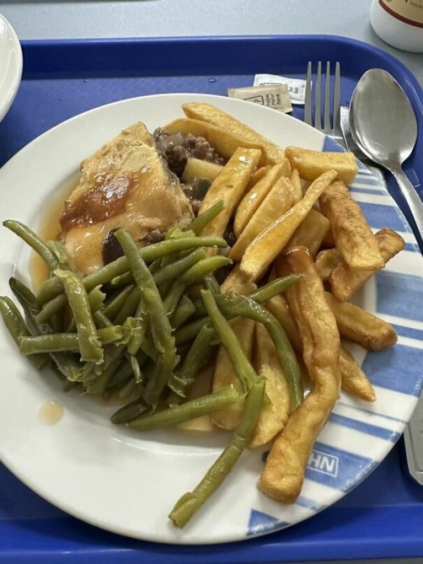 10 Examples Of Hospital Food From Various Places Around The World, As Shared By Folks Online