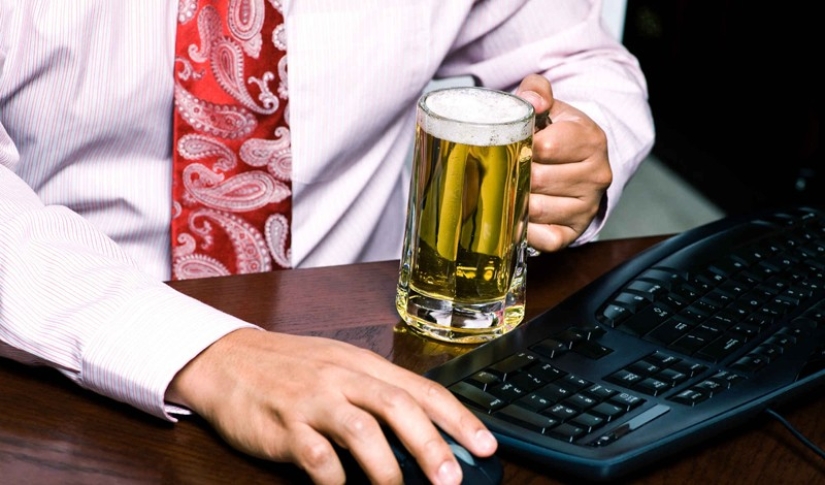 10 lugares de trabajo donde puede y debe beber alcohol