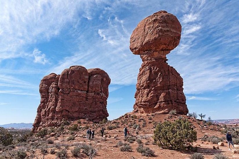 10 most famous balancing rocks the world