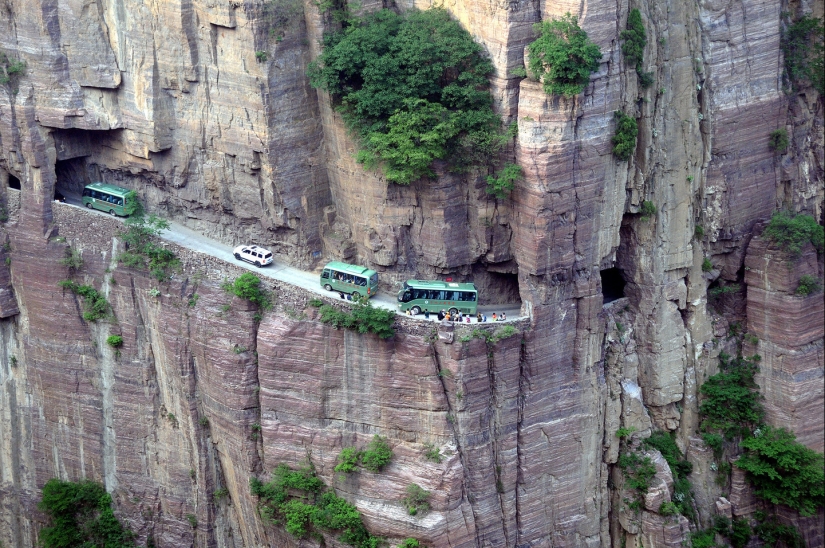 10 most unusual roads in the world