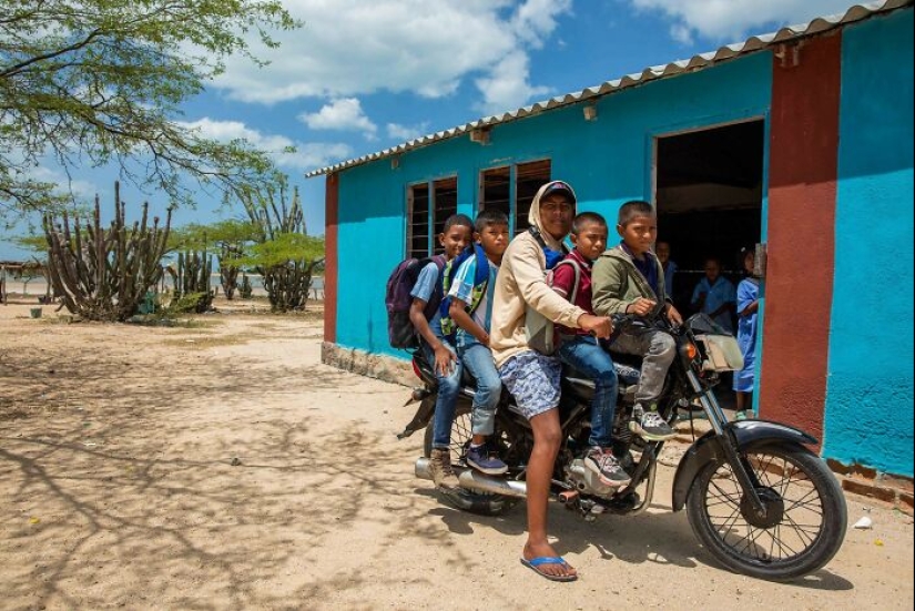 10 Photos That Tell A Story About Tragic Events And Different Cultures Captured By Antonio Cascio