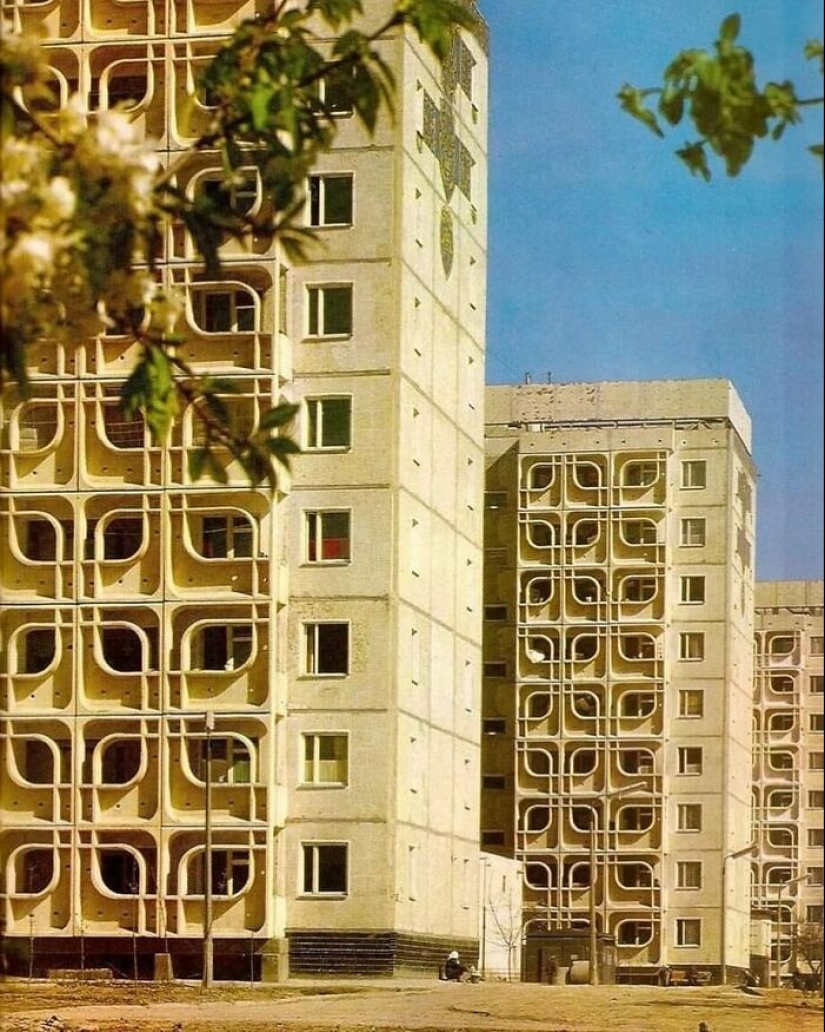 10 Pics That Perfectly Sum Up Brutalist Architecture, As Shared On This Online Page