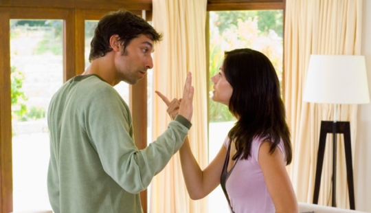 10 things that infuriate almost all lovers during their life together