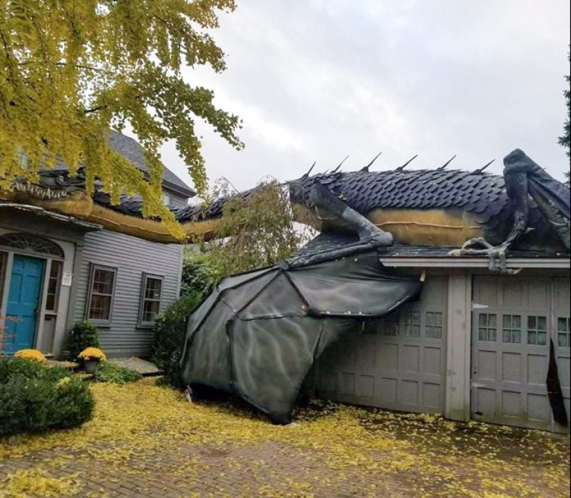 10 Times People Were So Proud Of Their Outdoor Halloween Decorations, They Had to Share Them