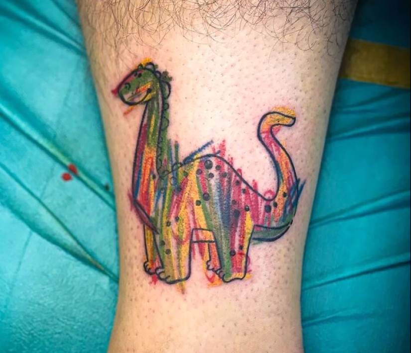 10 veces la gente tuvo una idea genial de tatuaje de dinosaurio y se ejecutó a la perfección